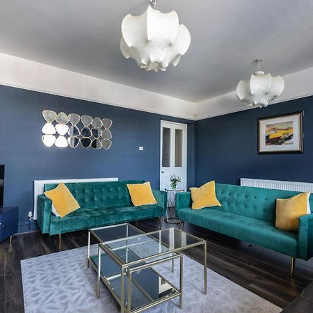 Boutique family apartment in celebrity village. Barnt Green Extérieur photo