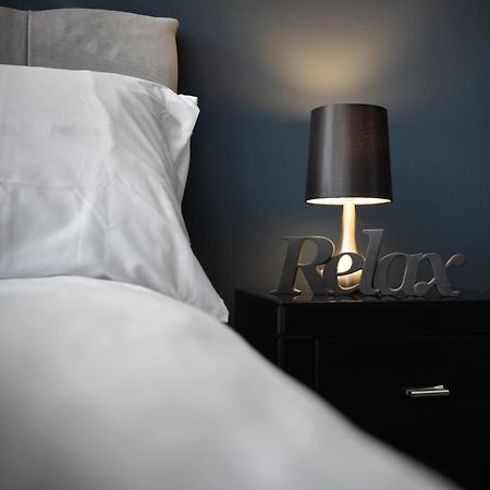 Boutique family apartment in celebrity village. Barnt Green Extérieur photo