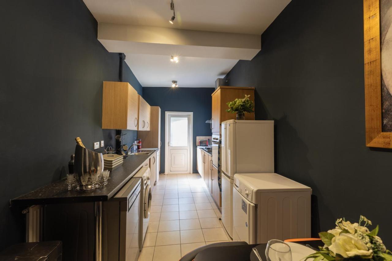 Boutique family apartment in celebrity village. Barnt Green Extérieur photo