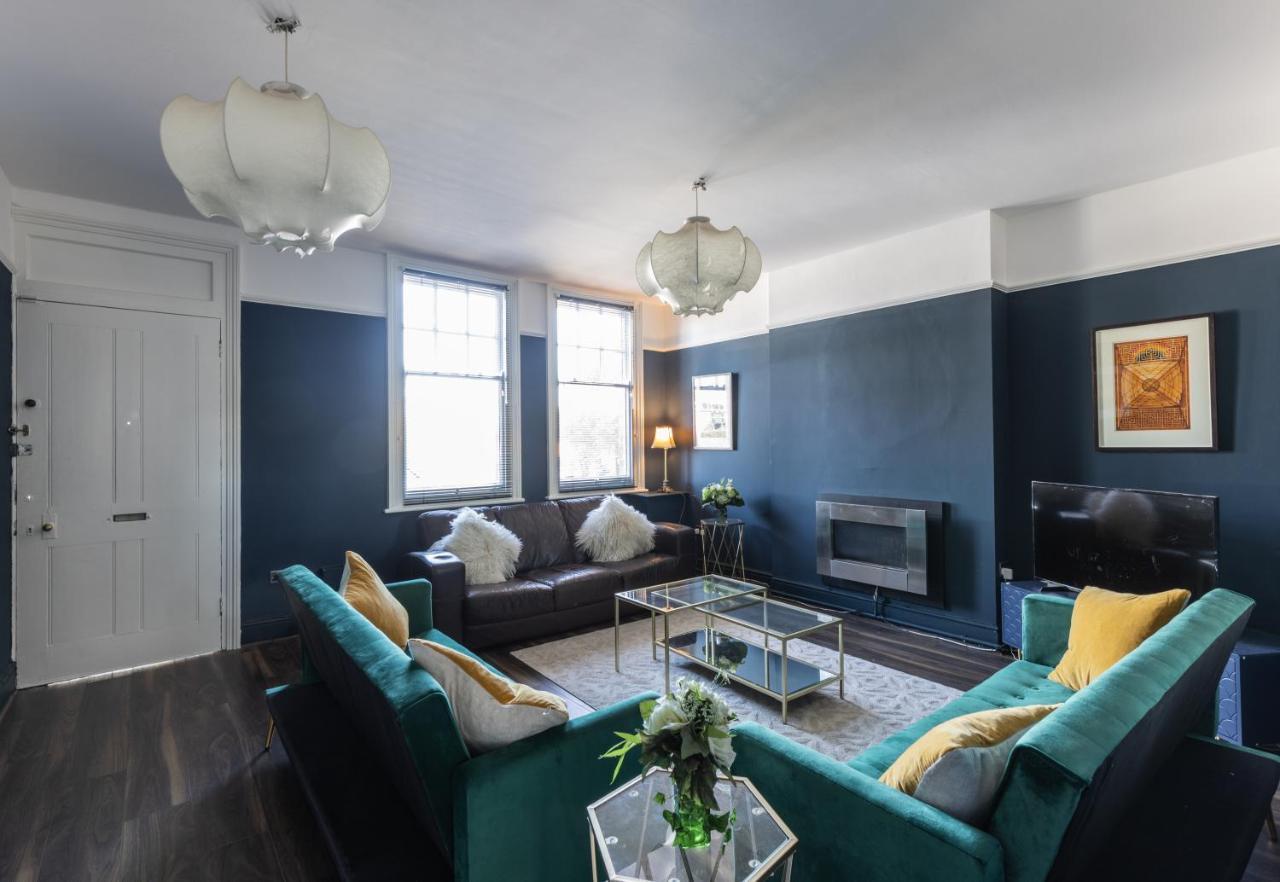 Boutique family apartment in celebrity village. Barnt Green Extérieur photo