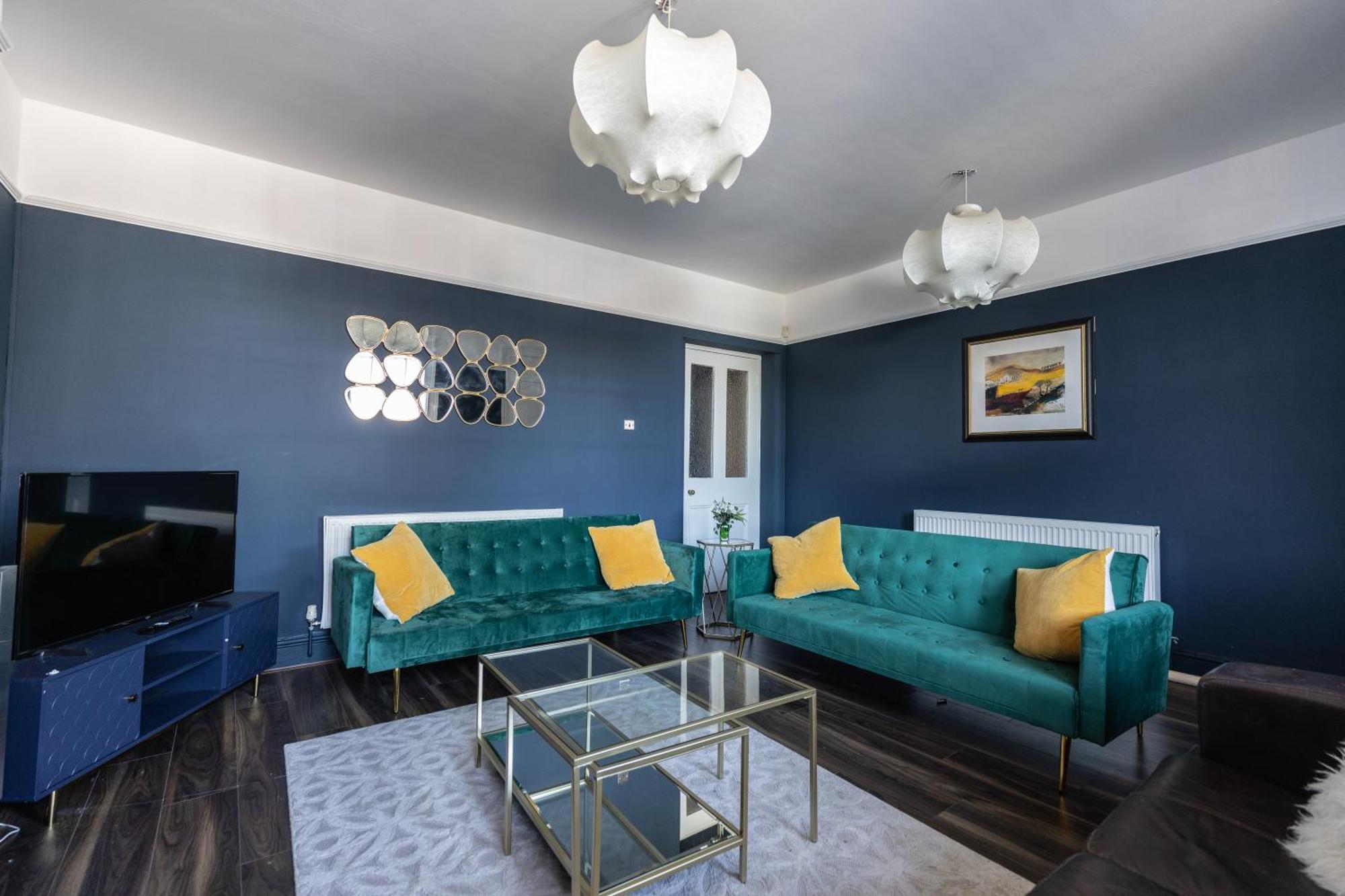 Boutique family apartment in celebrity village. Barnt Green Extérieur photo
