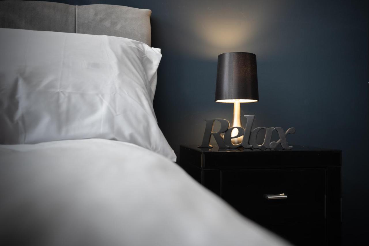 Boutique family apartment in celebrity village. Barnt Green Extérieur photo