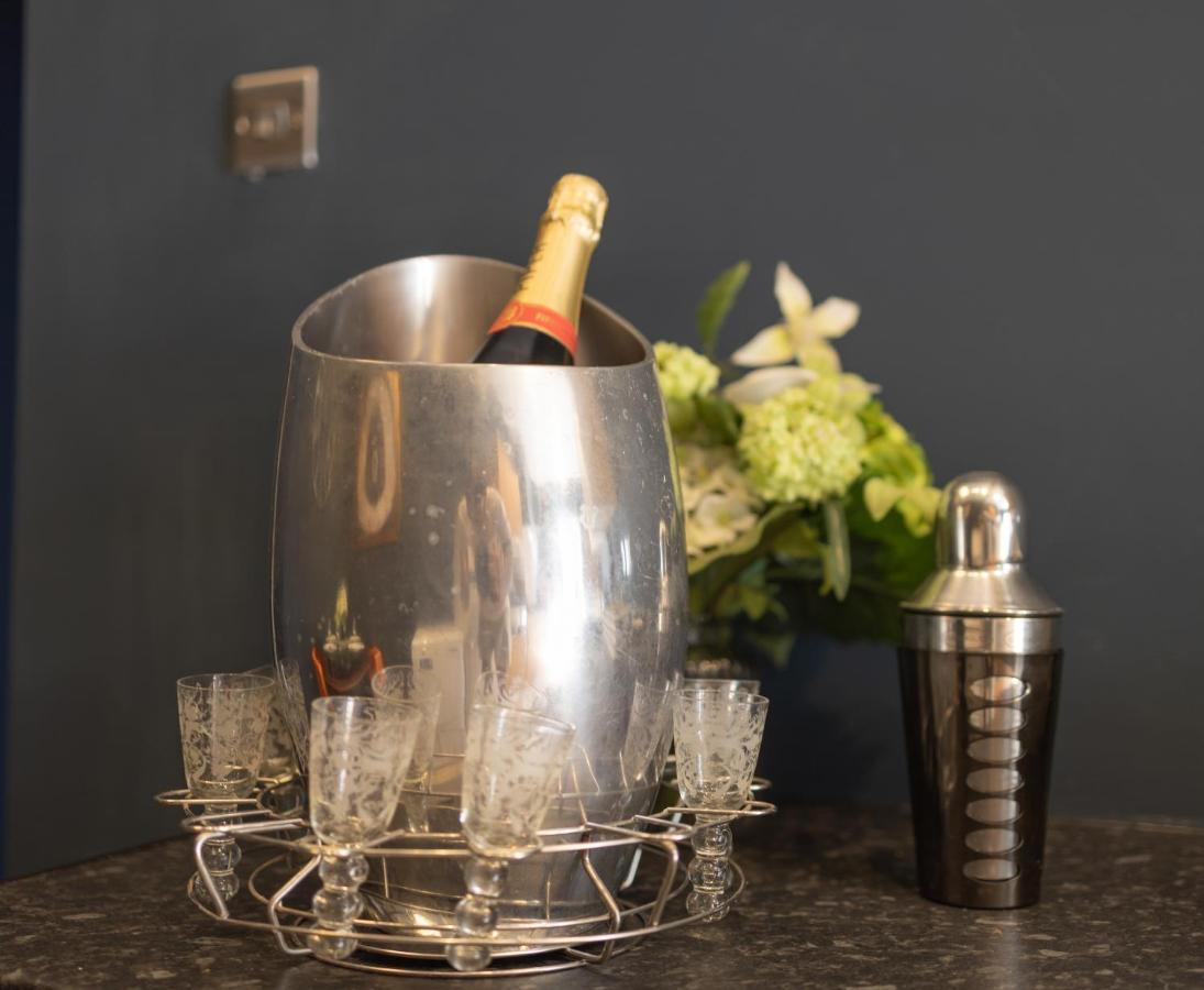 Boutique family apartment in celebrity village. Barnt Green Extérieur photo